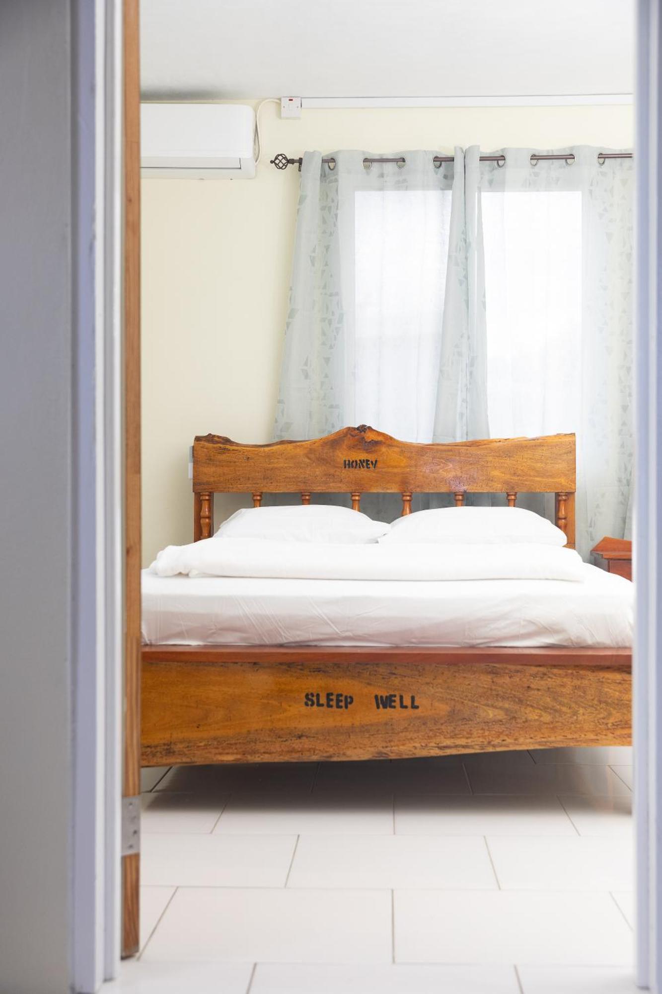 Happy Nest Dominica Hotel Marigot ภายนอก รูปภาพ